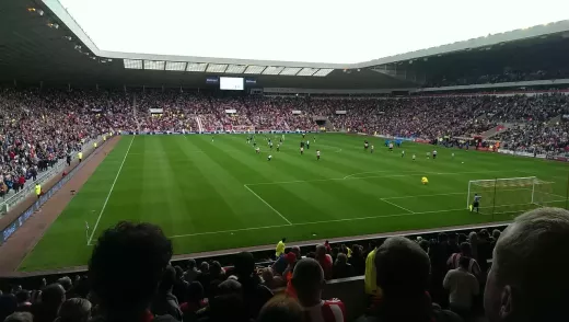 Depuis la pirogue : explorer les styles de gestion en Premier League